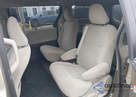 2015 Toyota Sienna Le 8 Passenger из США, поврежденный, VIN 5TDKK3DC1FS582933